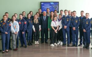 Подробнее о статье Сенатор Михаил Белоусов поздравил юношей и девушек с Днем молодежи