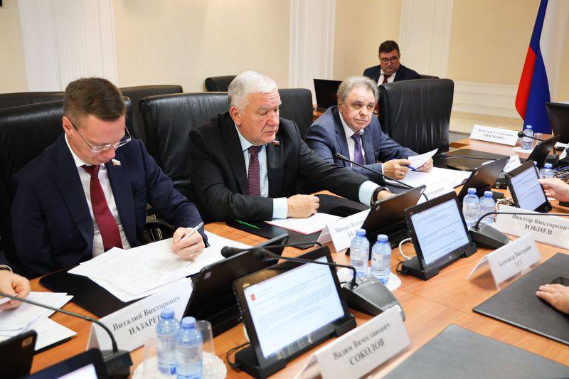 Вы сейчас просматриваете Сегодня провели заседание комитета Совета Федерации по регламенту и организации парламентской деятельности