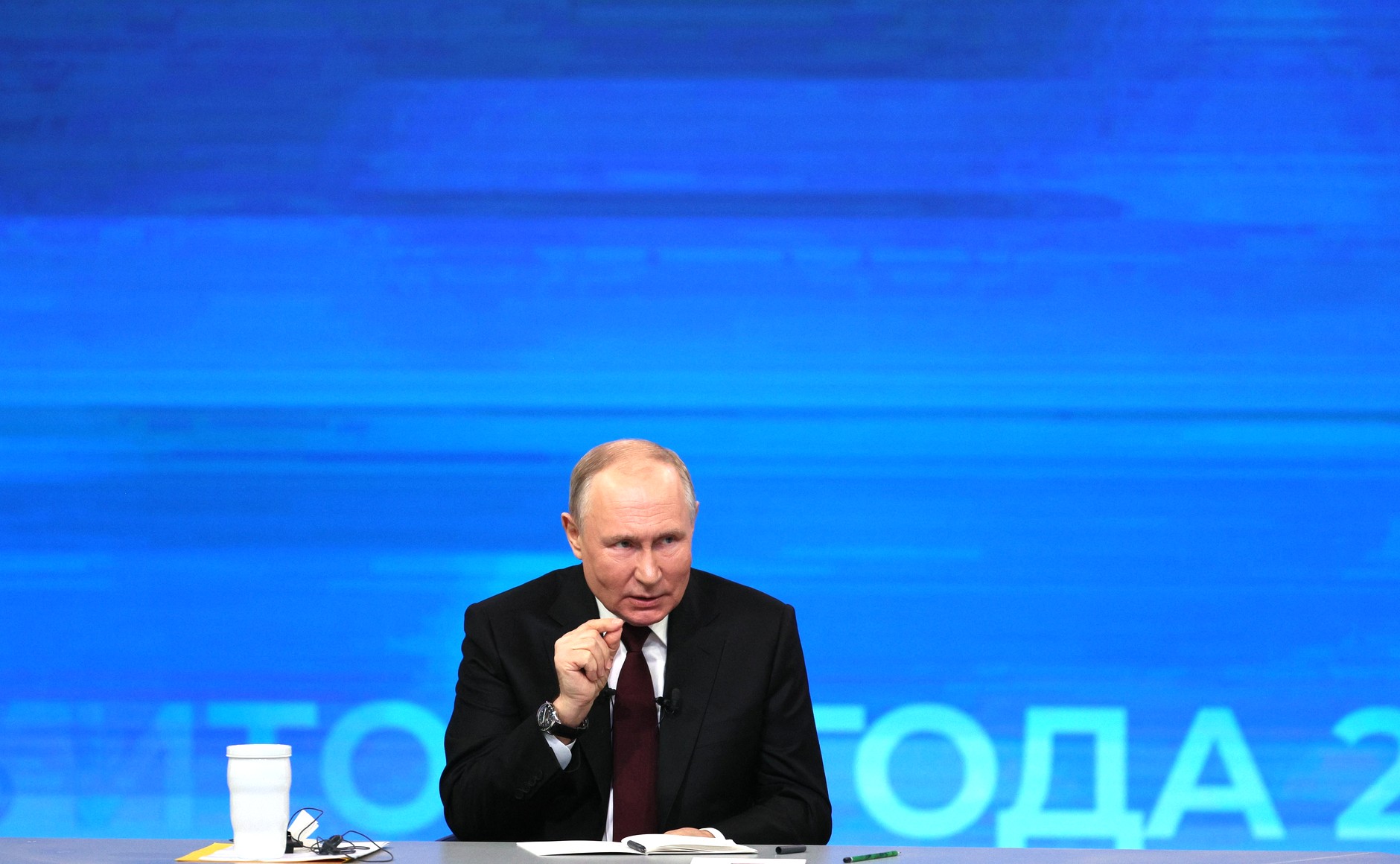 Вы сейчас просматриваете 14 декабря президент России Владимир Путин подвел итоги года на пресс-конференции, которую в этом году объединили с Прямой линией
